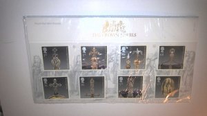 GREAT BRITAIN PRESENTATION PACK MNH:  THE CROWN JEWELS