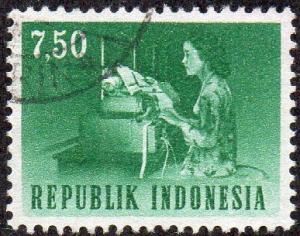 Indonesia 633 - Used - 7.50r Teletype Operator (1964) (cv $0.30)