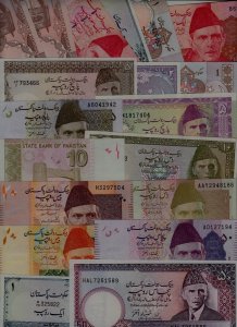 Pakistan 19 banknotes/ unc.