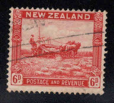 New Zealand Scott 193 Used 1935 stamp wmk 61, CV$11, few small bends