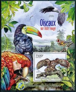 BURUNDI 2012 SHEET bur12402b PERROQUETS PARROTS BIRDS