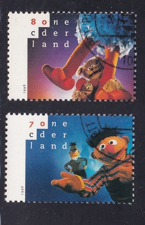 Netherlands  #941-942  cancelled  1996 Sesame Street