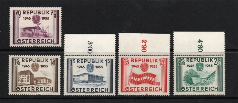 Austria - Sc# 599 - 603 MNH ( cpl toned perfs)        /        Lot 0123113