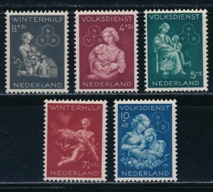 Netherlands - MNH Stamps Mother and Children (1944) B149-53