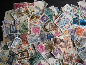 Italy colossal mixture (duplicates,mixed cond) 2000 10% commems, 90% defins