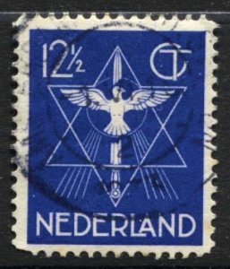 STAMP STATION PERTH Netherlands #200 Star dove and Sword Used