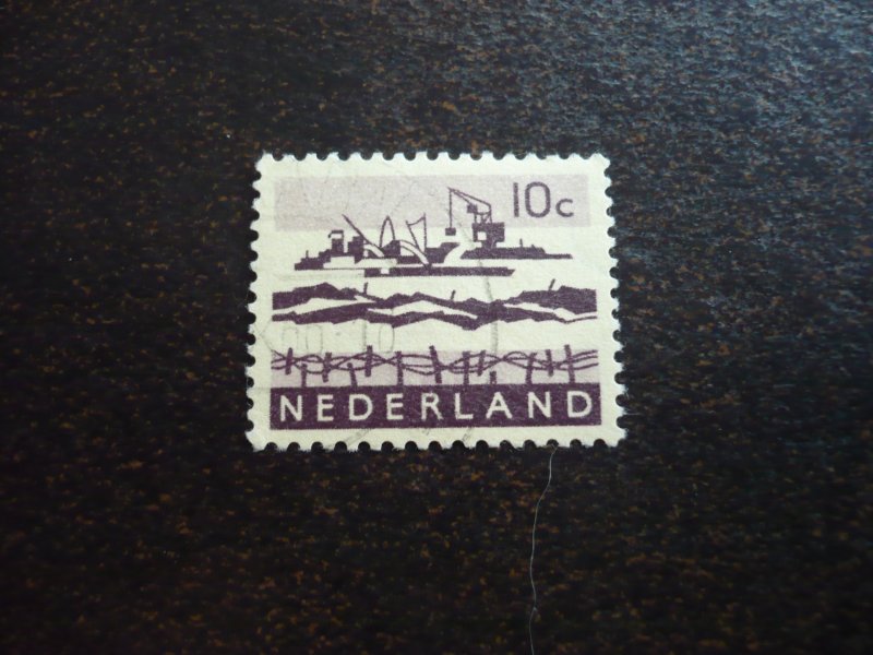 Stamps - Netherlands - Scott# 267 - Used Part Set of 1 Stamp