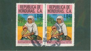 Honduras C697 Pair USED BIN $0.60