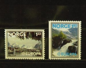 10658   Norway   MNH # 693, 694                             CV$ 2.00