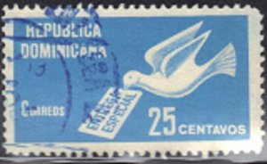 DOMINICAN REPUBLIC SCOTT# E9  USED  25c  1967 CARRIER PIGEON  SEE SCAN