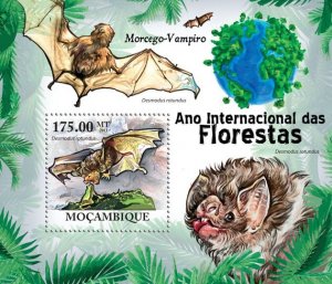 MOZAMBIQUE - 2011 - Vampire Bats - Perf Souv Sheet - Mint Never Hinged