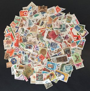 GRAND COLLECTION OF HUNGARY STAMPS - 1950V - USED ALL DIFFERENT!!!