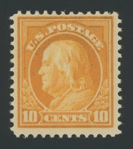 USA 416 - 10 cent Franklin Perf 12 Single Line Wmk - F/VF Mint hinged