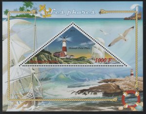 LIGHTHOUSES  perf deluxe sheet with TRIANGULAR VALUE mnh