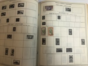 The New World Wide Postage Stamp Album Lots Of Old Stamps