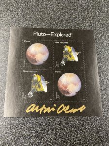 US #5077-78 Pluto Explored Souvenir Sheet Signed By Designer