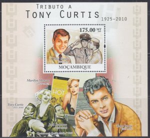 MOZAMBIQE Sc # 2158 MNH  S/S of ACTOR TONY CURTIS