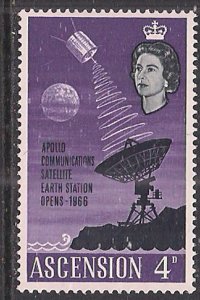 Ascension 1966 QE2 4d Com.Satelite SG 100 MNH ( F979 )