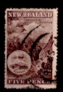 New Zealand Scott 114 Used Mt. Ruapehu stamp wmk 61,