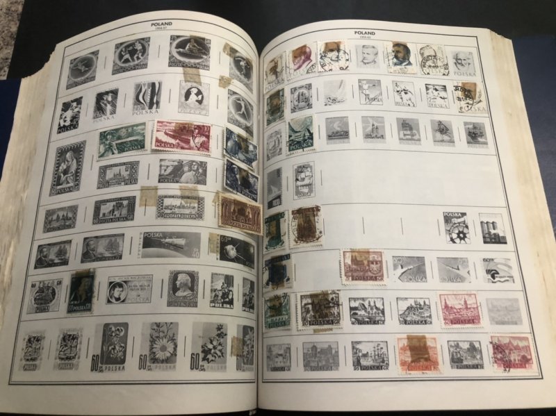 STATESMAN DELUXE STAMP ALBUM Lots Of Nice Stamps Might Find Some Gems