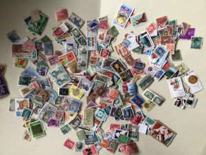 Worldwide stamps mixed used off paper loose stamps approx 250+ stamps A9785