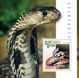 GUINEA BISSAU - 2015 - Snakes - Perf Souv Sheet - Mint Never Hinged