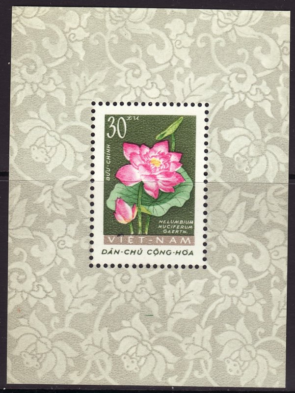 Sc# 206a North Vietnam 1962 FlowersS/S souvenir sheet MNGAI CV $13.00