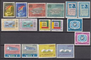 J27040 1966-7 kuwait mnh sets #321-2,323-4,337-8,335-8,339-40,360-1,362-3,366-7