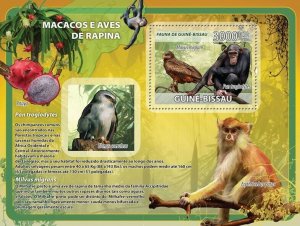 Guinea - Bissau 2008 - Macaques, birds of prey, fruits S/s, Michel 3843/BL654