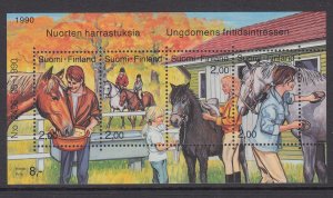 Finland 826 Horses Souvenir Sheet MNH VF