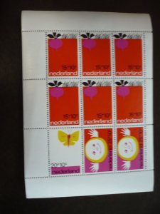 Stamps - Netherlands - Scott# B478a - Mint Never Hinged Souvenir Sheet