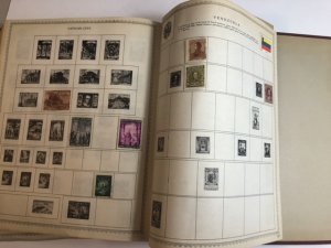 The New World Wide Postage Stamp Album Lots Of Old Stamps