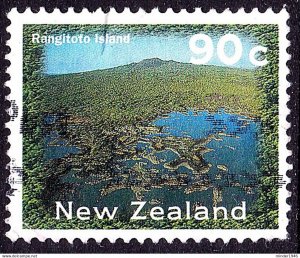 NEW ZEALAND 2000 QEII 90c Multicoloured, Scenery- Rangitoto Island SG1934 FU