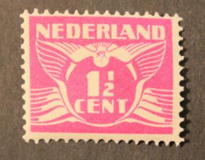 NETHERLANDS MINT NEVER HINGED 1 1/2 CENT GULL STAMP SCOTT # 166