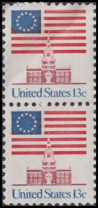 US 1622 Flag over Independence Hall 13c vert pair (2 stamps) MNH 1975