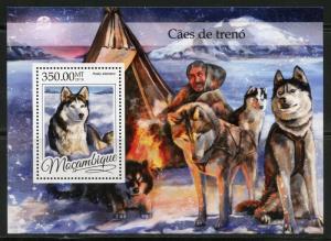 MOZAMBIQUE 2016 SLED DOGS SOUVENIR  SHEET MINT NH