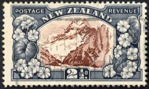 New Zealand SG581c 2 1/2d Mult Wmk Perf 14 x 13.5 Re-entry (2/3) Fine Used