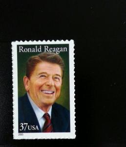 2005 37c Ronald Reagan, President Scott 3897 Mint F/VF NH