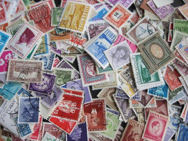 Worldwide packet 2000 different stamps, worth checking this group out!