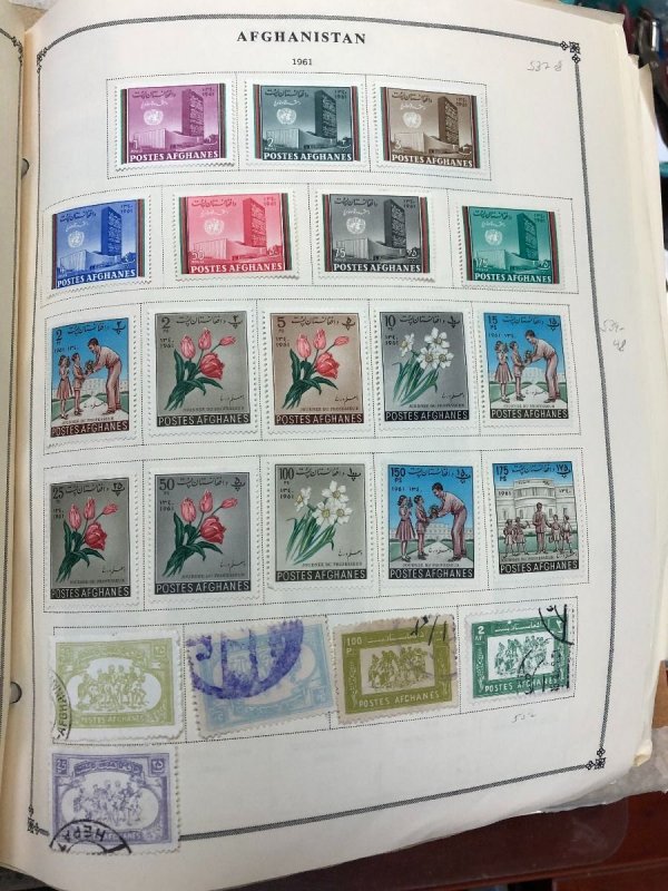 INTERNATIONAL COLLECTION – 1960-1965 ABU DHABI TO KUWAIT – 419201