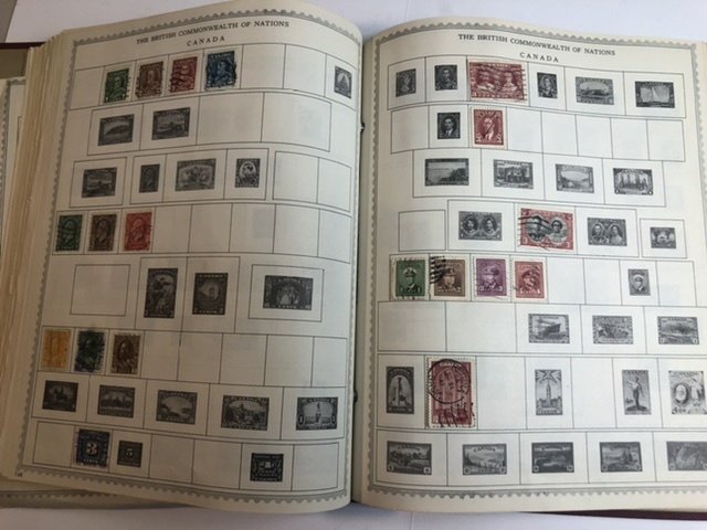 The New World Wide Postage Stamp Album Lots Of Old Stamps