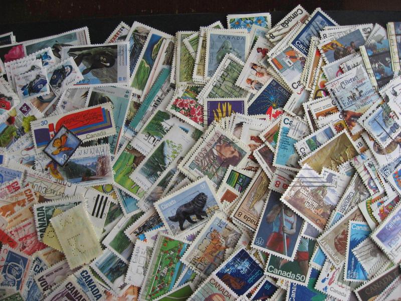 Canada collection 2000 different U old-2015.Face same=reg/ex-bklt/diff perfs etc 
