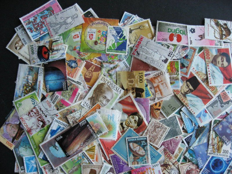 Indonesia scrap pile duplicates, mixed condition, estimate 1400 see pictures!