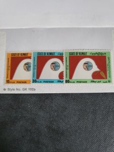 Stamps Kuwait Scott 930-2 never hinged