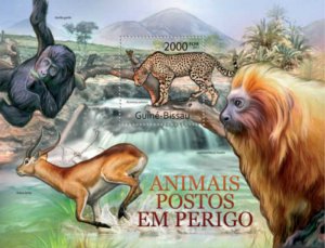 Guinea-Bissau - Endangered Animals Gorilla Antelope Stamp S/S GB11736b