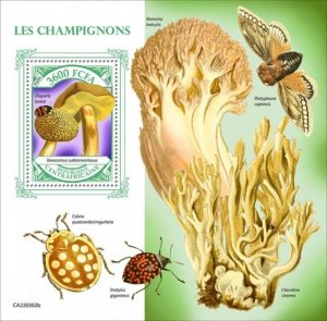 Central Africa - 2022 Mushrooms and Insects - Stamp Souvenir Sheet - CA220302b