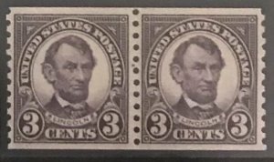 United States #600 MNH Coil Pair CV$26.00