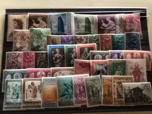 Vatican mint never hinged stamps for collecting  A9765
