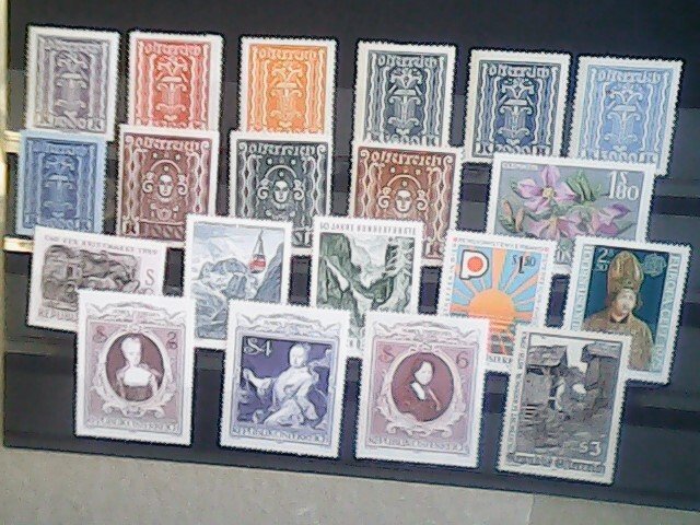 Austria  MNH  nice lot of stamps