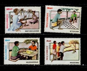 Mozambique 1985 - Traditional Games - Set of 4 Stamps - Scott #956-959 - MNH